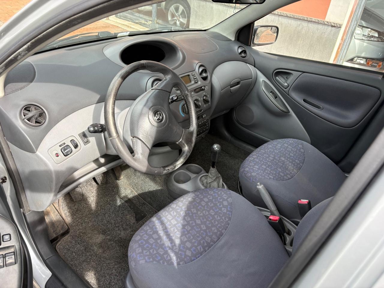 Toyota Yaris 1.3i 16V cat 5 porte