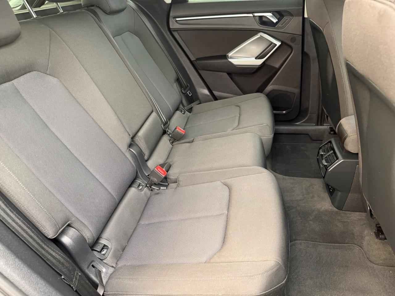 Audi Q3 35 TDI S tronic Business Advanced