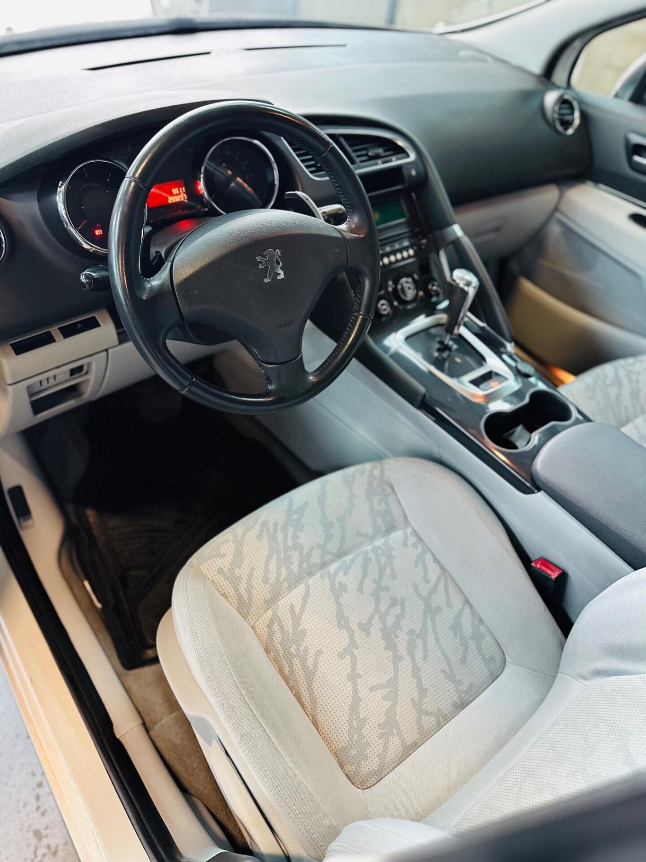 Peugeot 3008 1.6 HDi 110CV cambio robotizzato Business