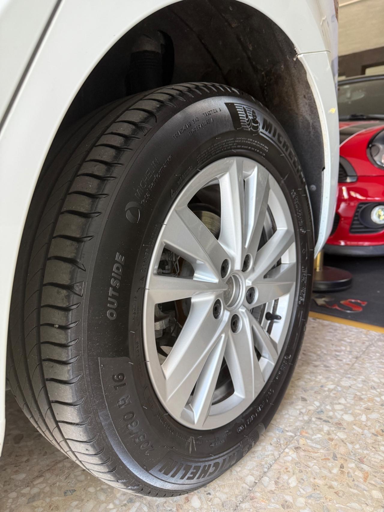 Volkswagen Touran 2.0 TDI DSG 2020