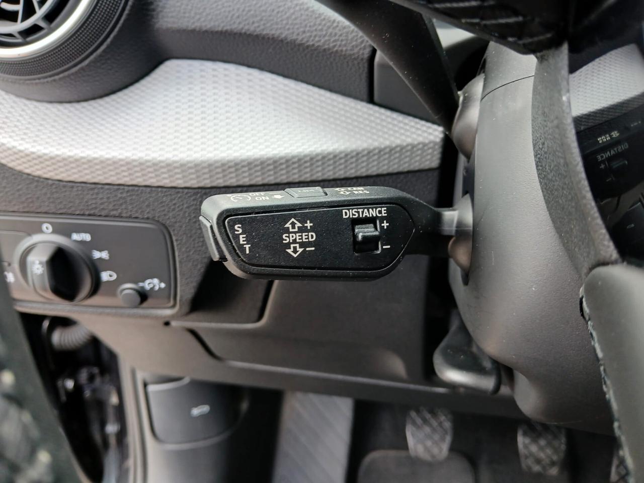 Audi Q2 30 TFSI Business