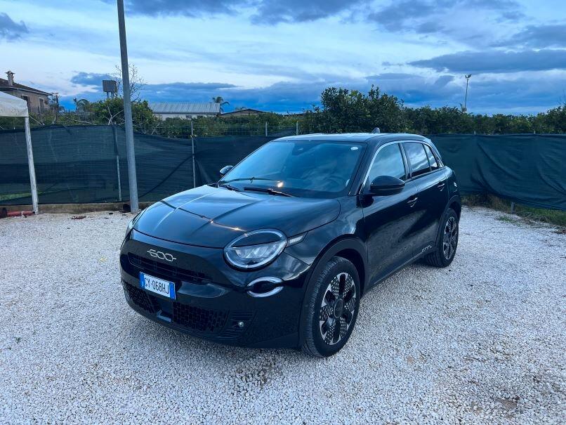 Fiat 600 Hybrid 110 CV DCT MHEV La Prima