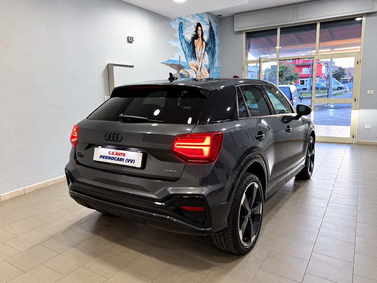 Audi Q2 40 TFSI quattro S tronic Identity Black