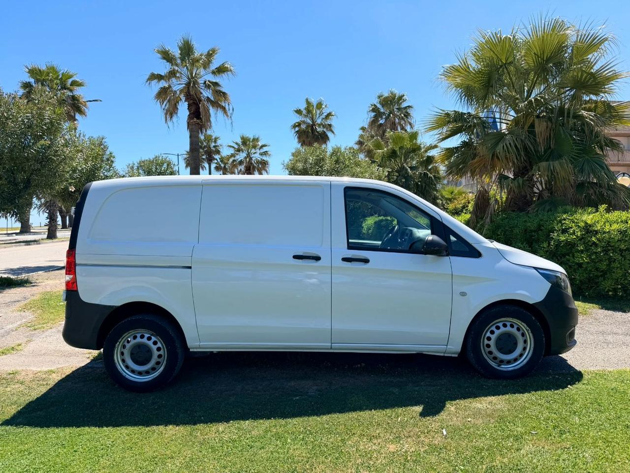 MERCEDES Vito 111 cdi compact E6