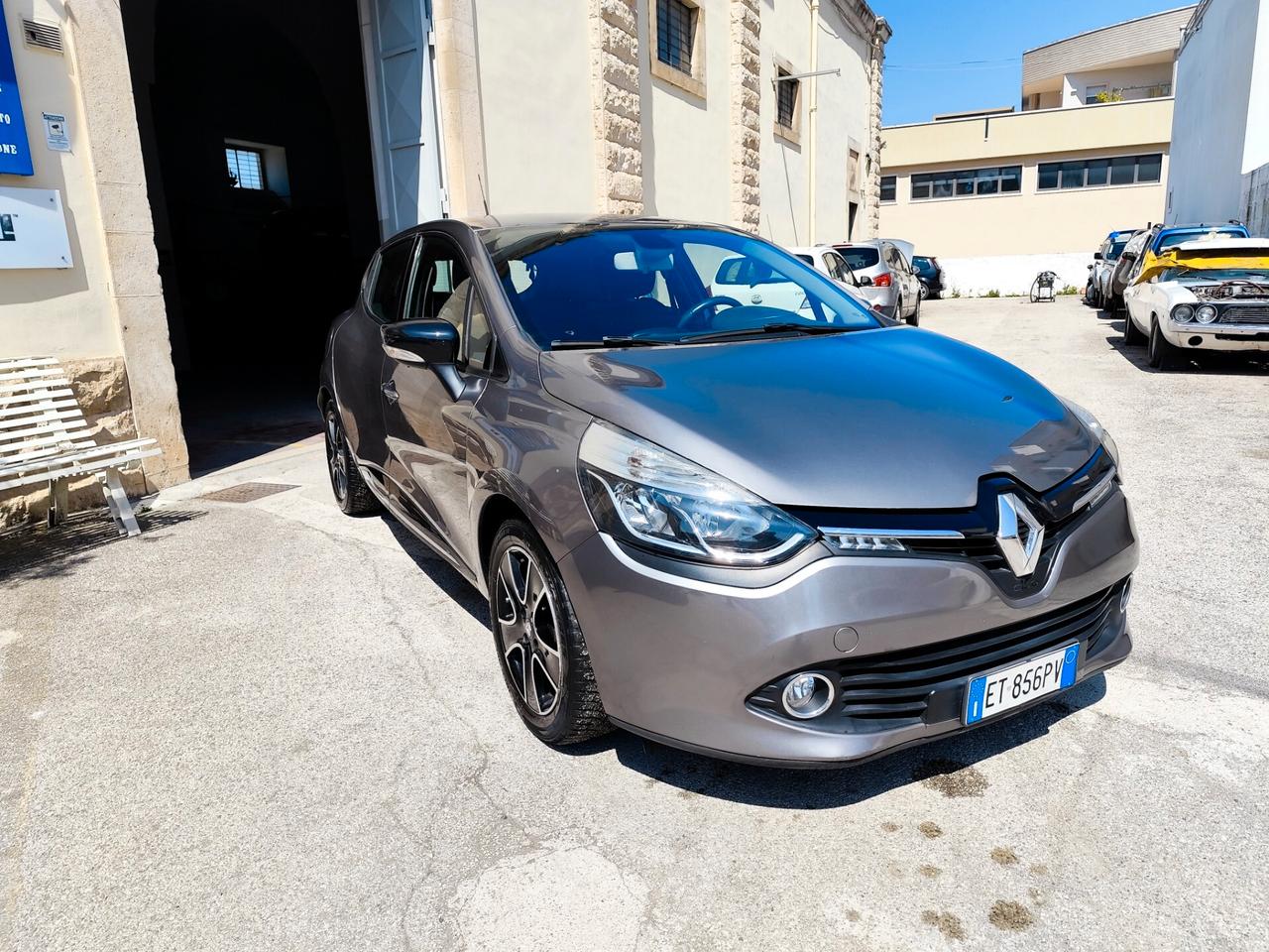 Renault Clio 1.2 75CV 5 porte Costume National