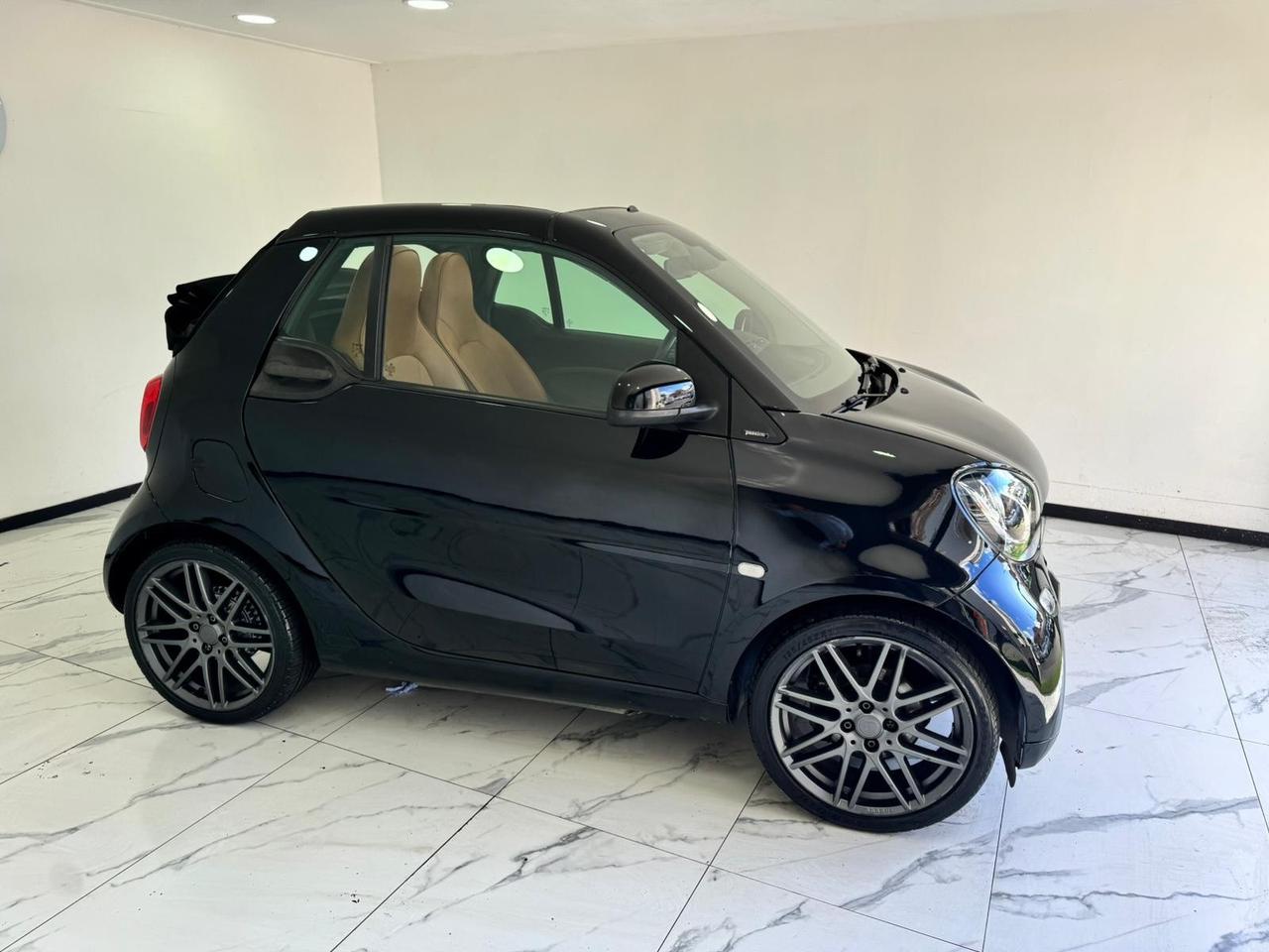 Smart ForTwo 70 1.0 twinamic cabrio-PELLE -CERCHI BRABUS
