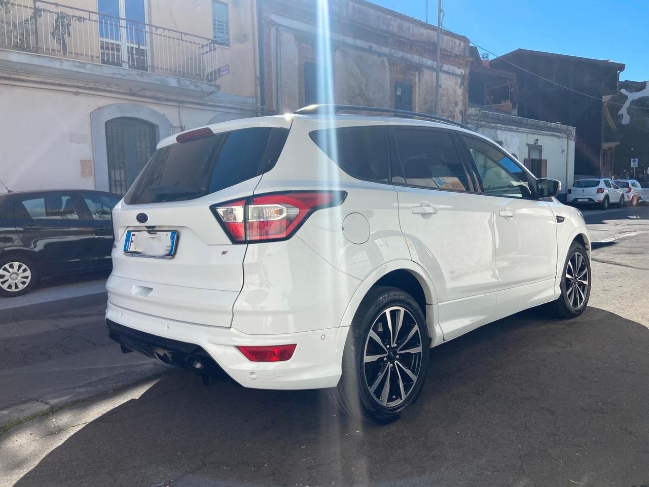 Ford Kuga 2.0 TDCI 120 CV S&S 2WD ST-Line