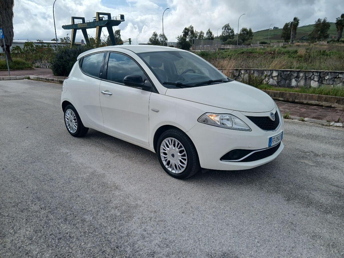 Lancia Ypsilon Gold 5 posti