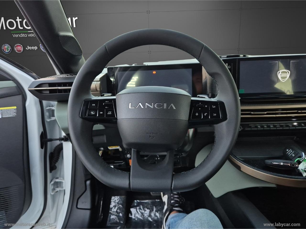 LANCIA Ypsilon Hybrid e-DCT