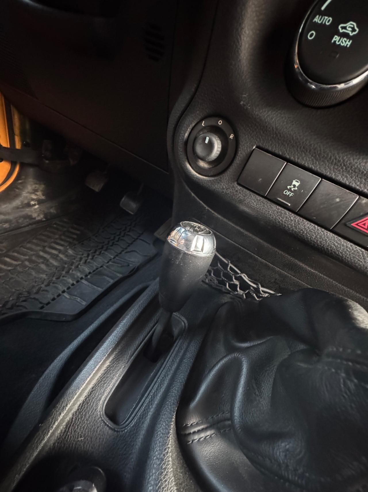 Jeep Wrangler 2.8 CRD DPF Sahara Auto
