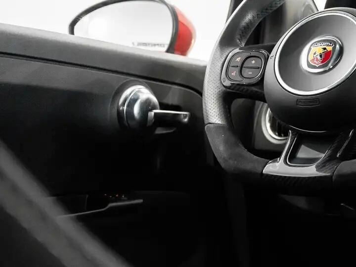 Abarth 695 1.4 Turbo T-Jet 180 CV Tributo 131 Rally