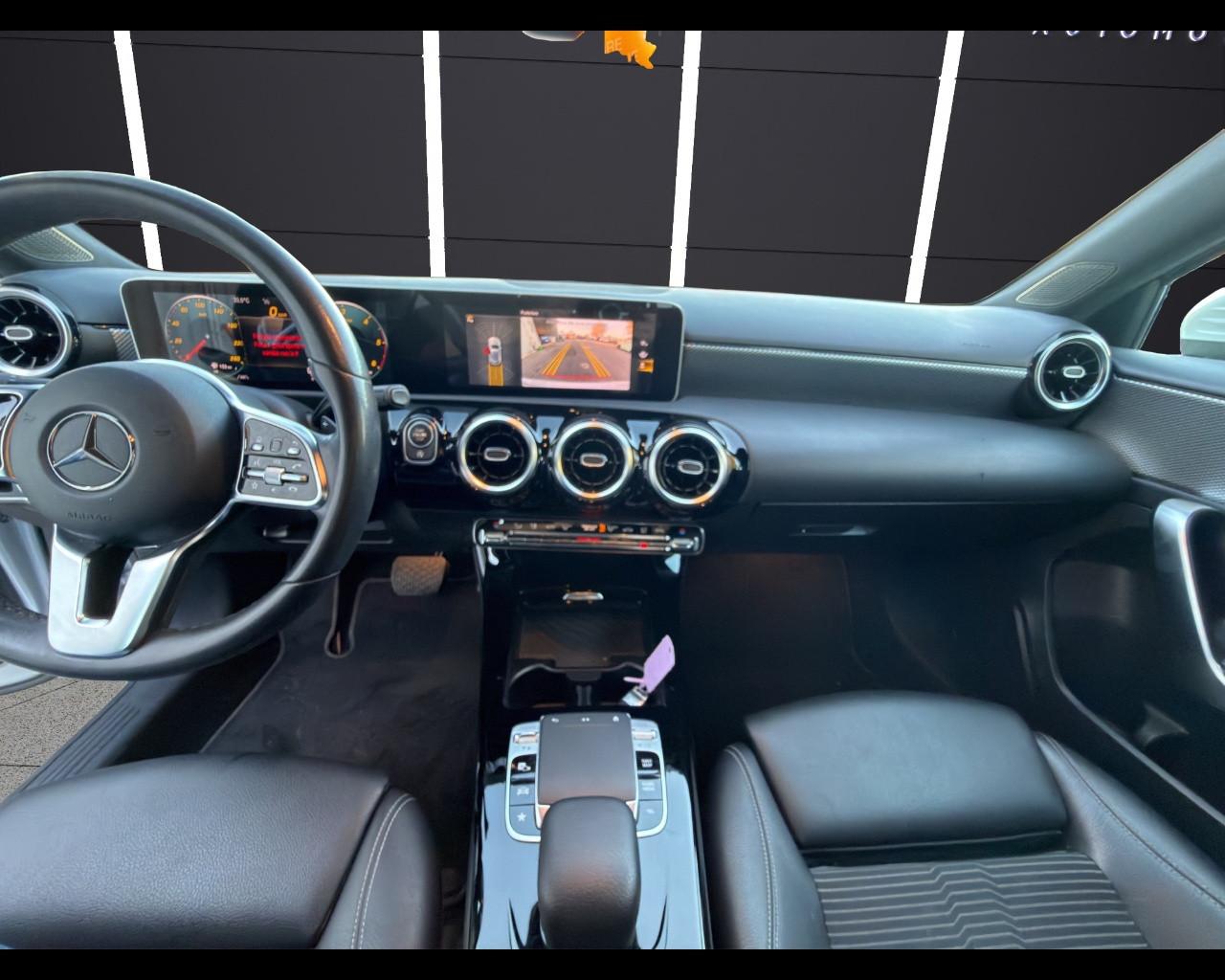 Mercedes-Benz Classe A (W177) - A 180 d Automatic Business