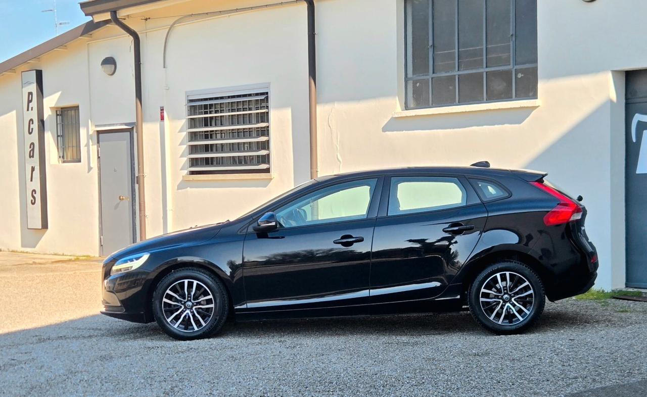 VOLVO V40 D2 MOMENTUM 2.0 DIESEL