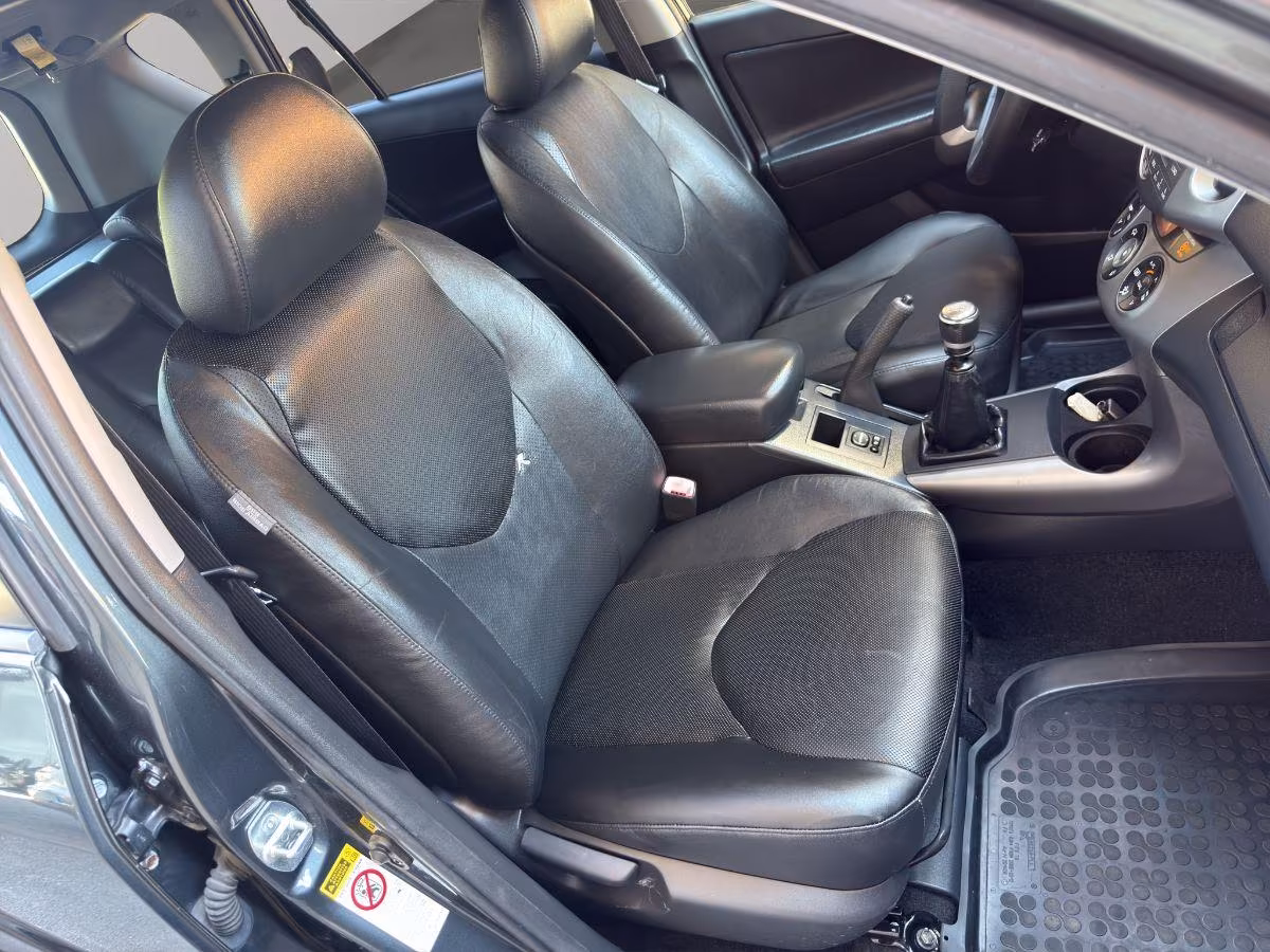 TOYOTA - RAV4 - 2.2 D-Cat 177CV Luxury pelle