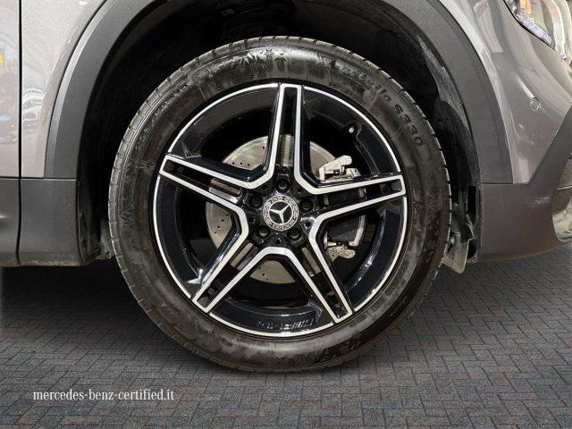 MERCEDES-BENZ GLB 200 d Premium Auto