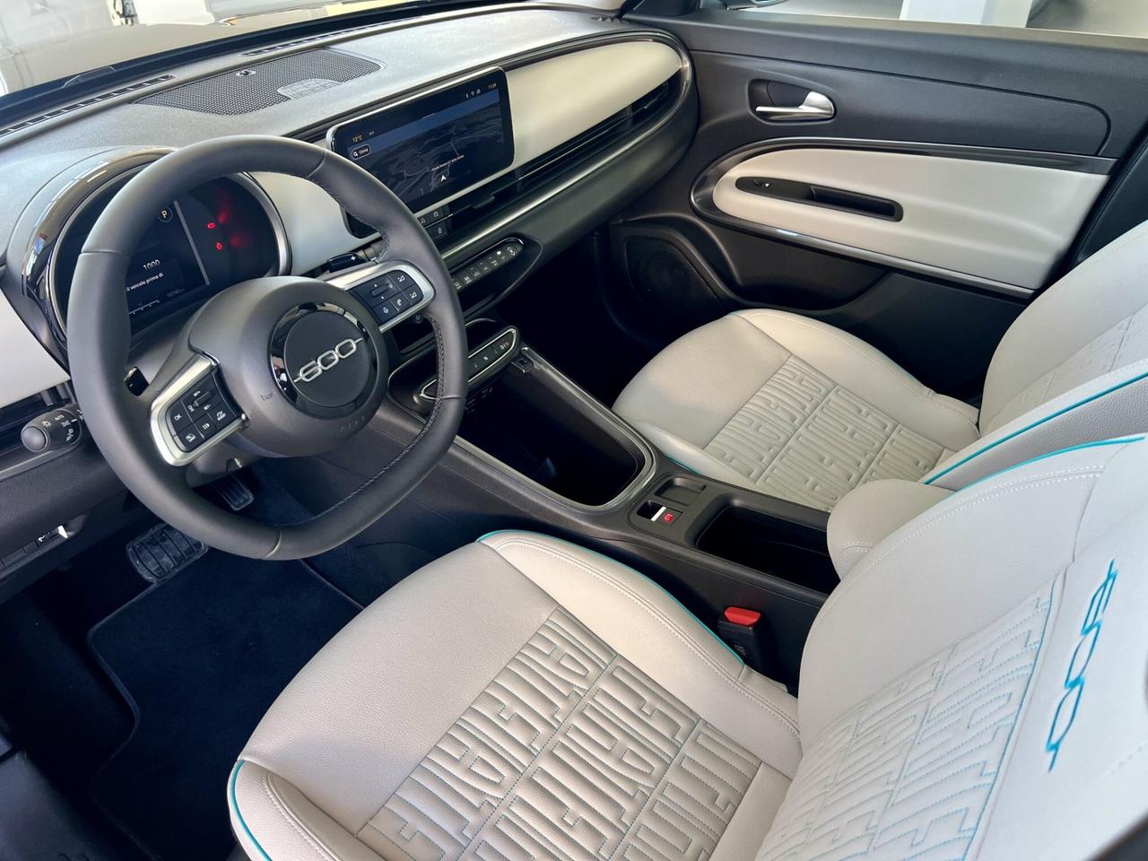 FIAT 600 HYBRID MHEV LA PRIMA - 2024