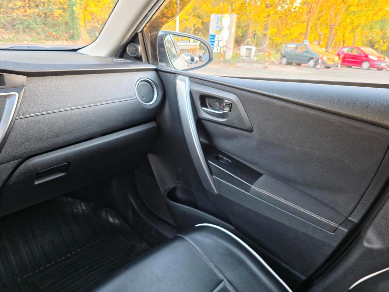 Toyota Auris Touring Sports 1.8 Hybrid Lounge E5B Automatico NEO 2015
