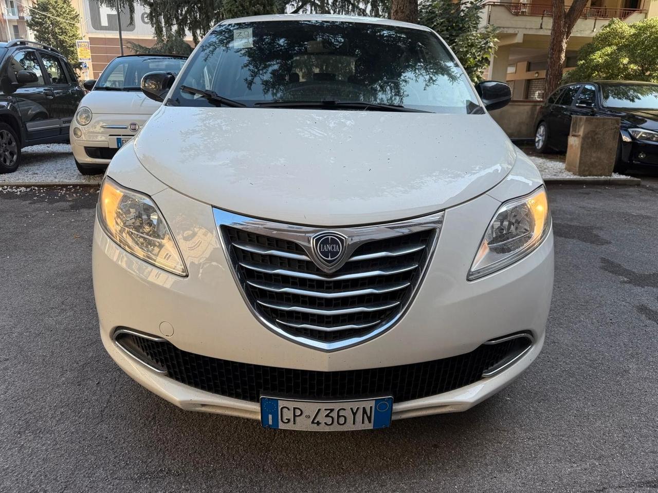 Lancia Ypsilon 1.2 69cv