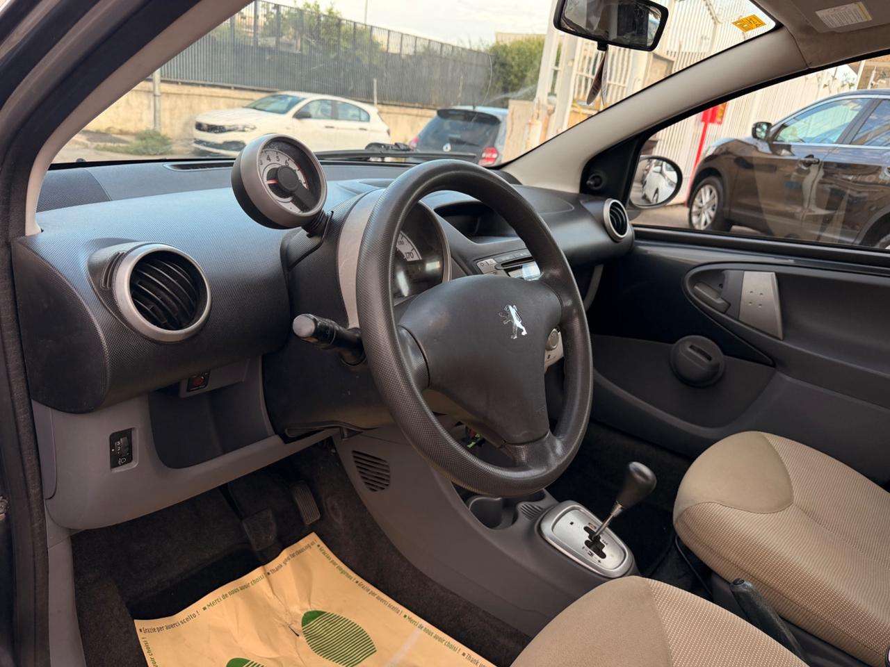 Peugeot 107 1.0 68CV CAMBIO AUTOMATICO SWEET YEARS