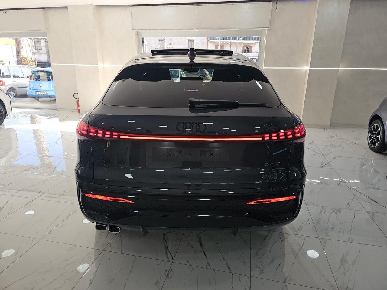 Nuova AUDI Q5 Sportback S line edition TDI quattro 150 kW 204CV S tronic Grigio Tambora metallizzato