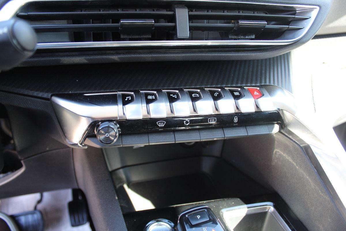 PEUGEOT - 3008 - BlueHDi 130 S&S Allure