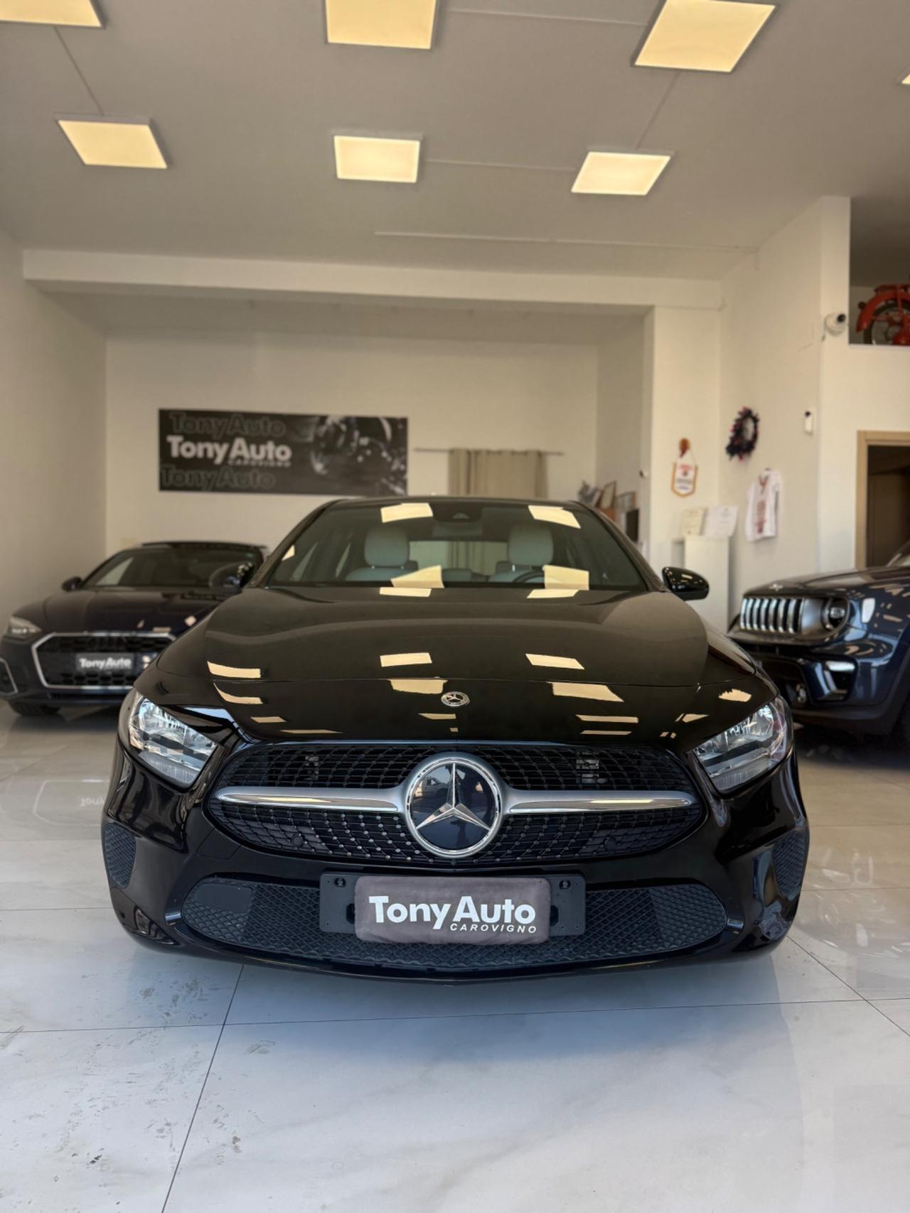 Mercedes-benz A 180 NAVI,TELECAMERA,APPLE CARPLAY,INTERNI PARZIALI IN PELLE,SCHERMO INTERAMENTE DIGITALE