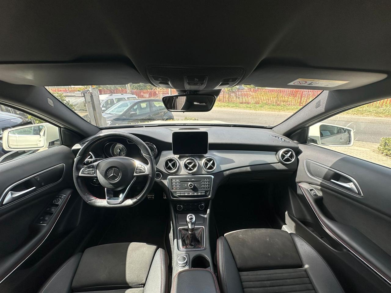 Mercedes-benz GLA 180 Premium