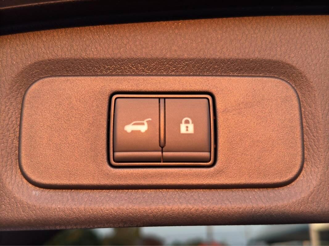 Nissan Qashqai Km0 1.3 mhev N-Connecta 2wd 158cv AUTO TETTO PANOR