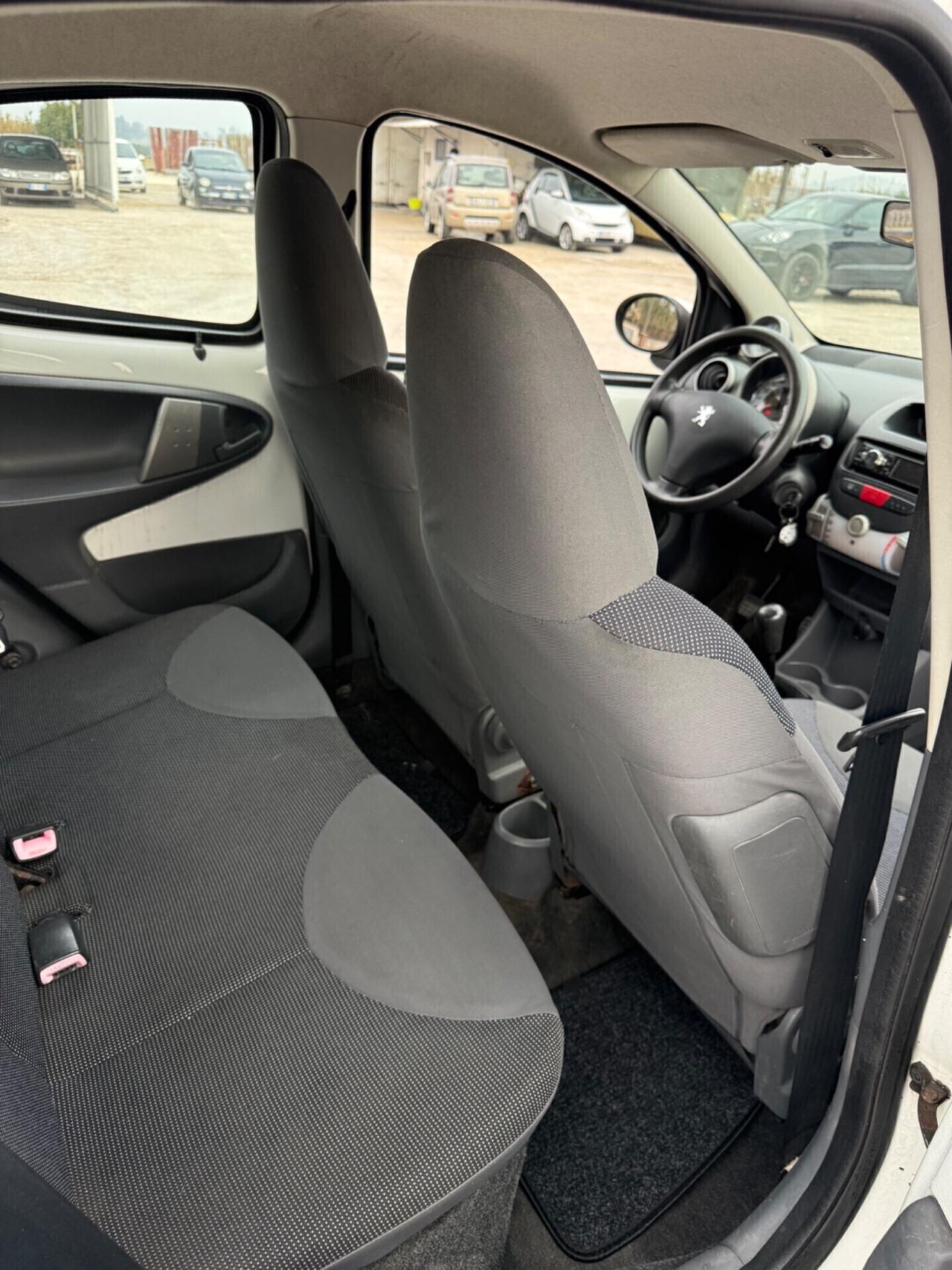 Peugeot 107 5porte 1.0 benzina 68cavalli NEOPATENTATI