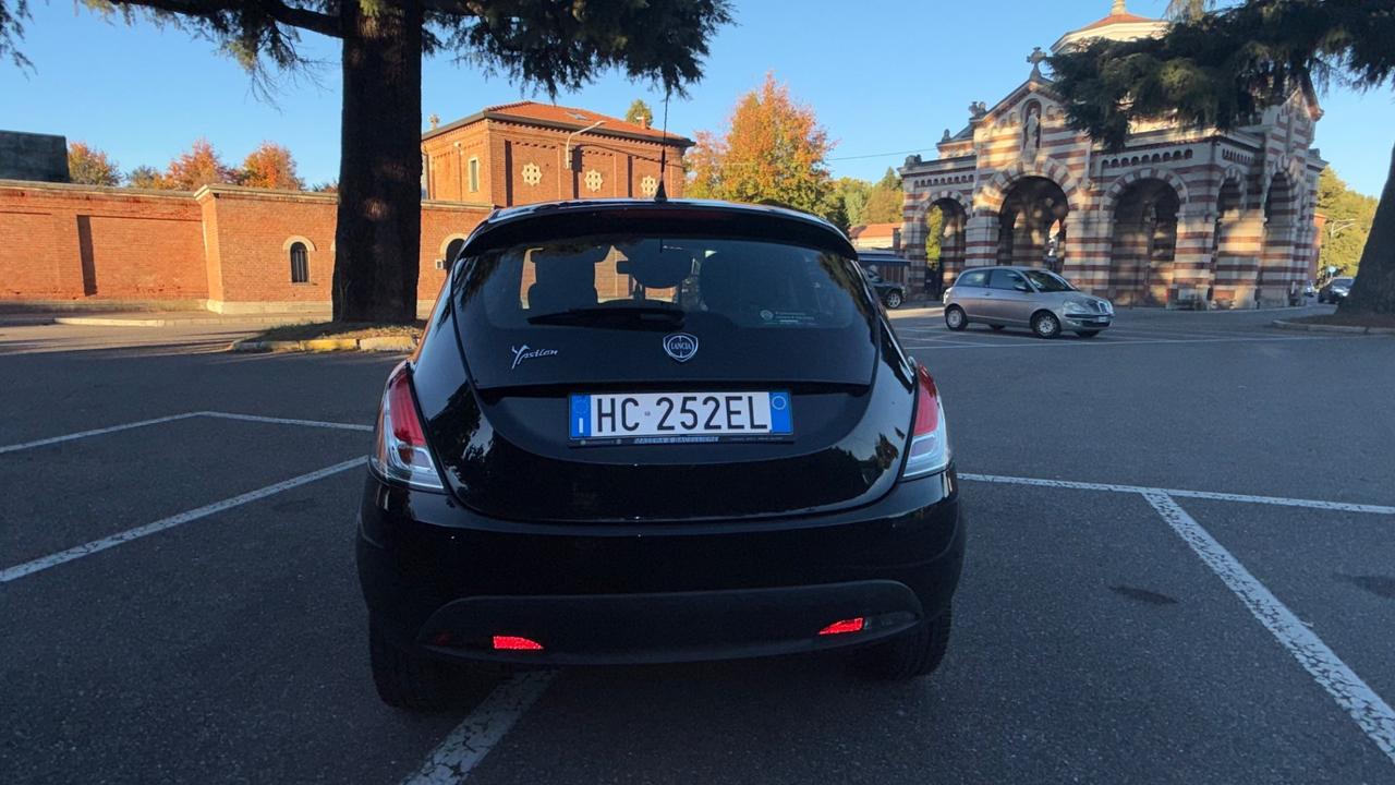 Lancia Ypsilon 1.2 69 CV 5 porte Gold