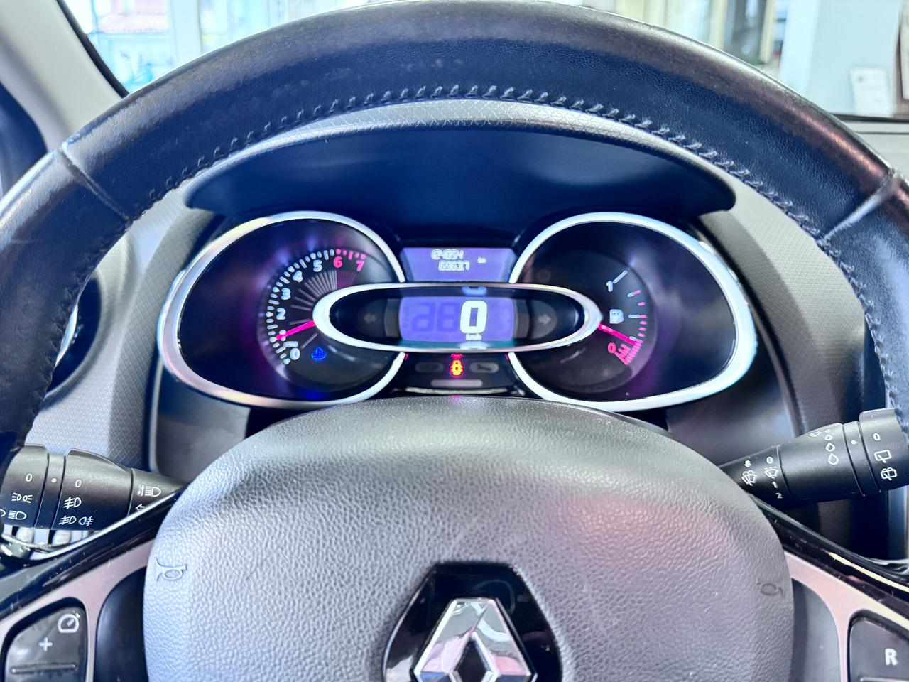 Renault Clio 1.2 75 CV 5 porte Duel