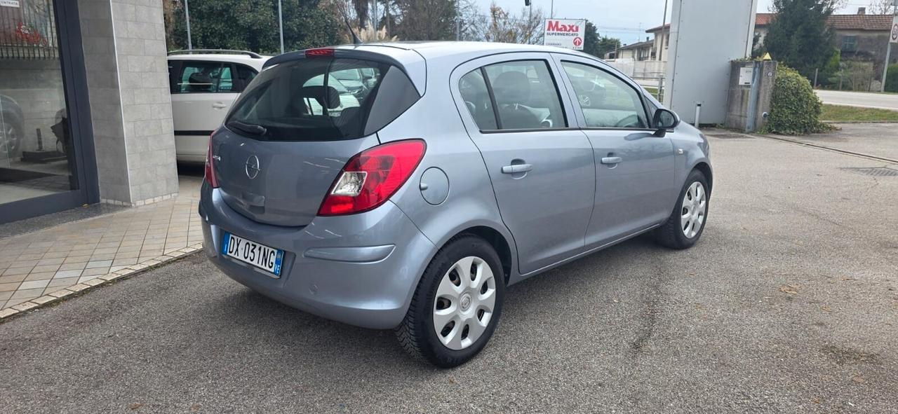 Opel Corsa 1.2 benzina Neopatentati