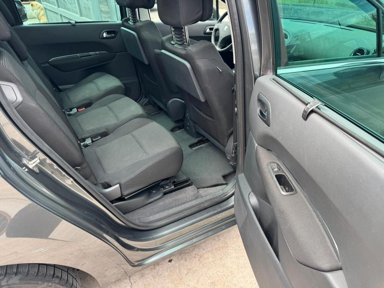 Peugeot 5008 1.6 120CV Premium