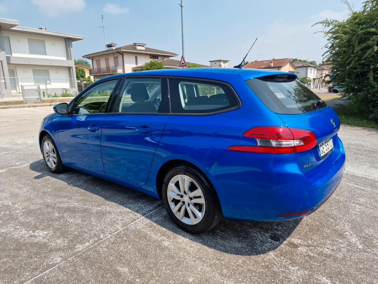 Peugeot 308 BlueHDi 130 S&S Allure
