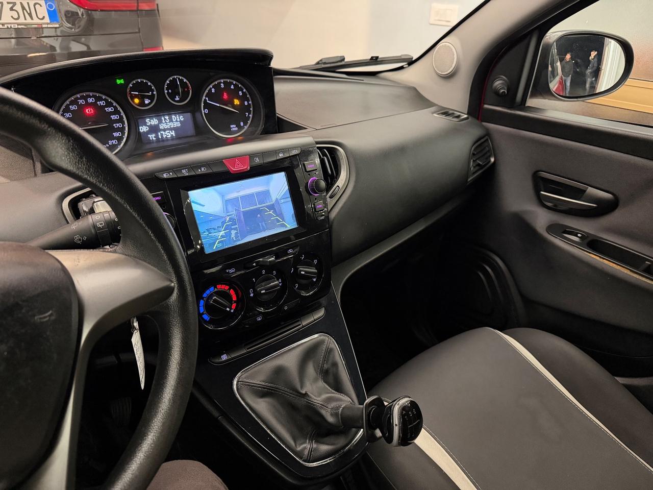 Ypsilon 1.2 69 CV 5 porte Elefantino