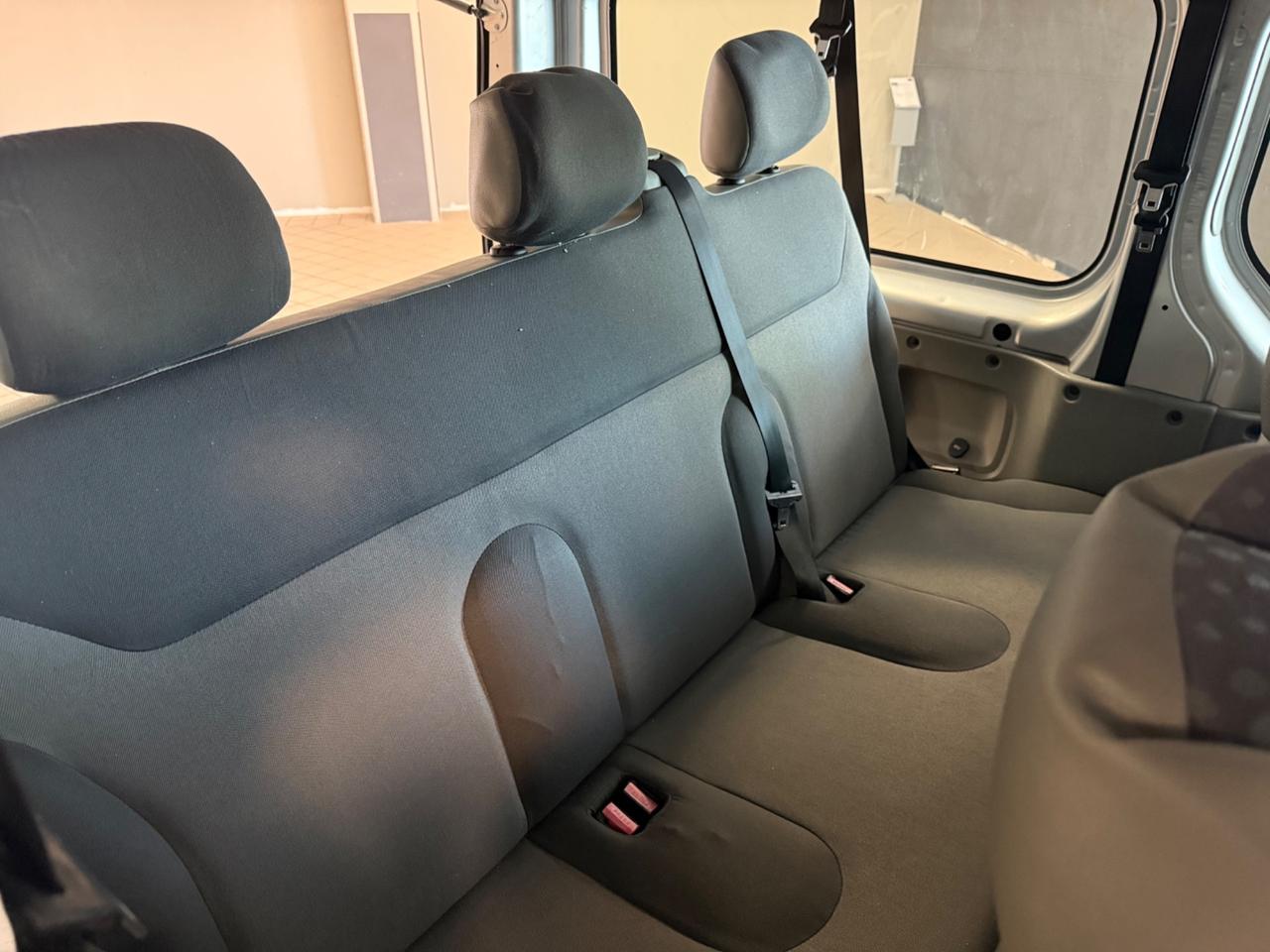 Renault Trafic T29 2.0 dCi/90 PL-TN Passenger Confort