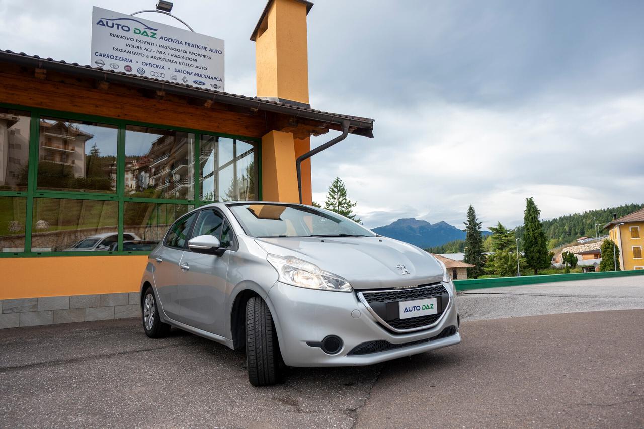 Peugeot 208 1.4 HDi 68 CV - NEOPATENTATI