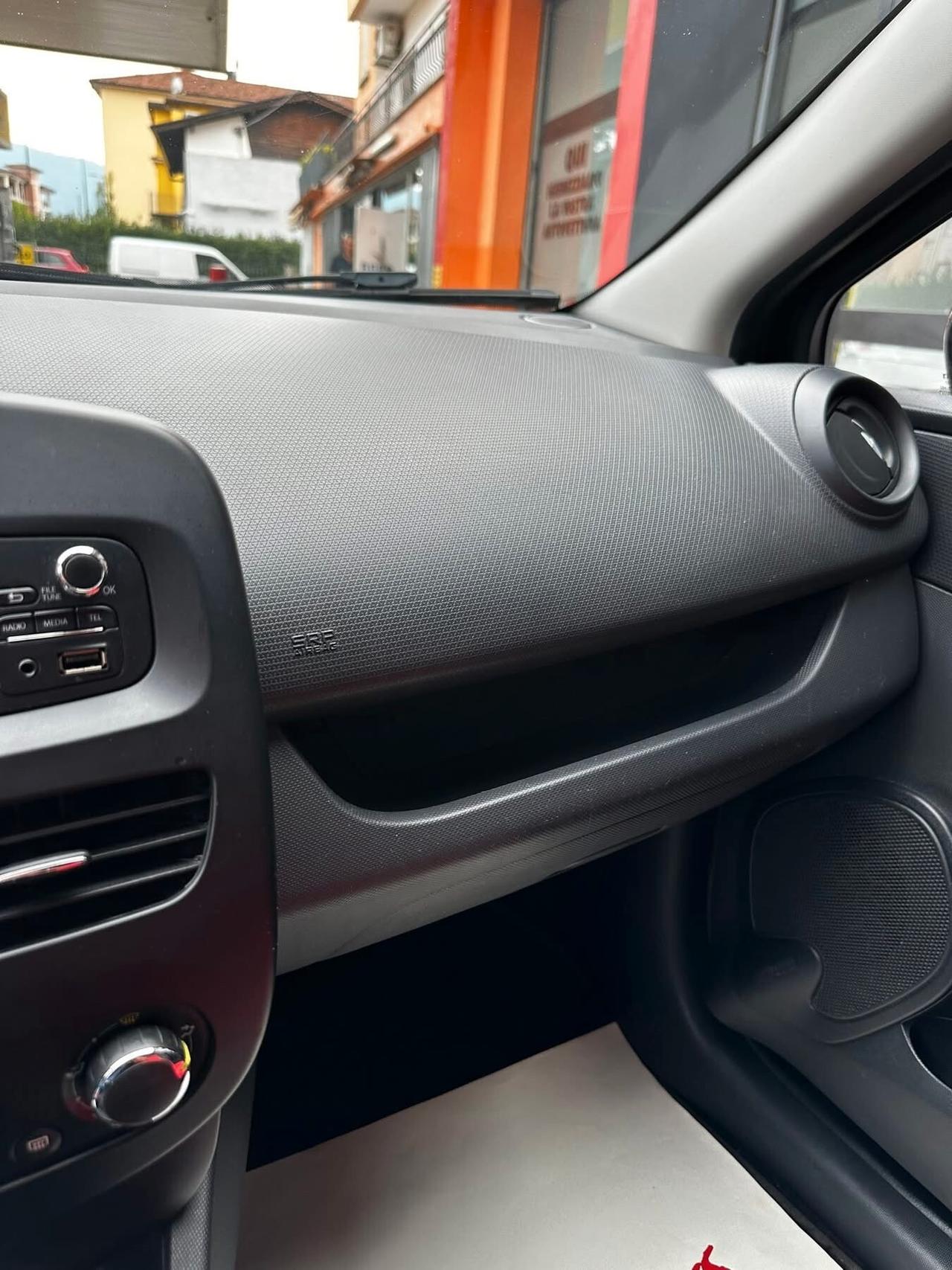 Renault Clio 1.2 75CV GPL 5 porte NEOPATENTATI