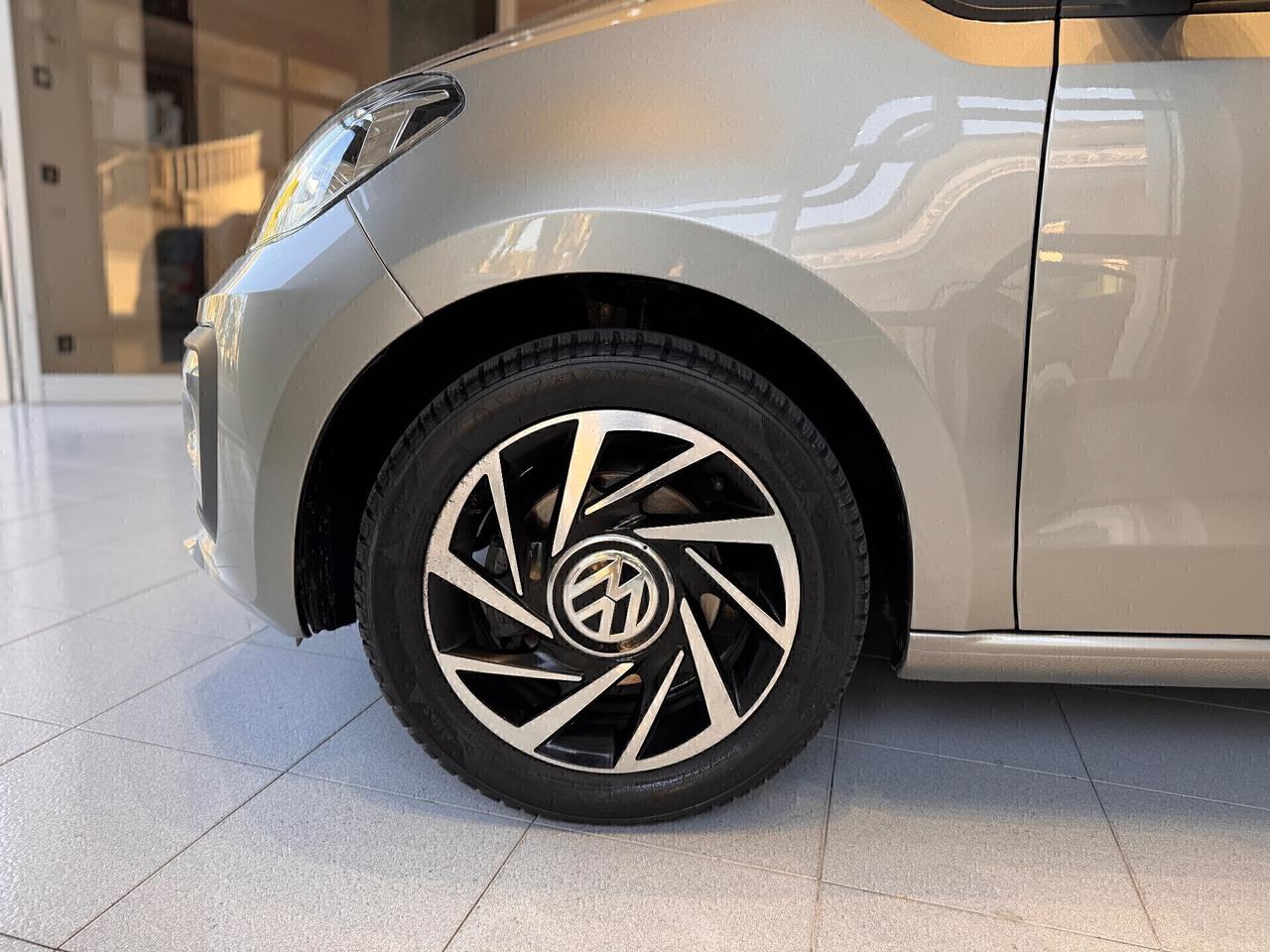 Volkswagen up! 1.0 5p. move “62.000KM”