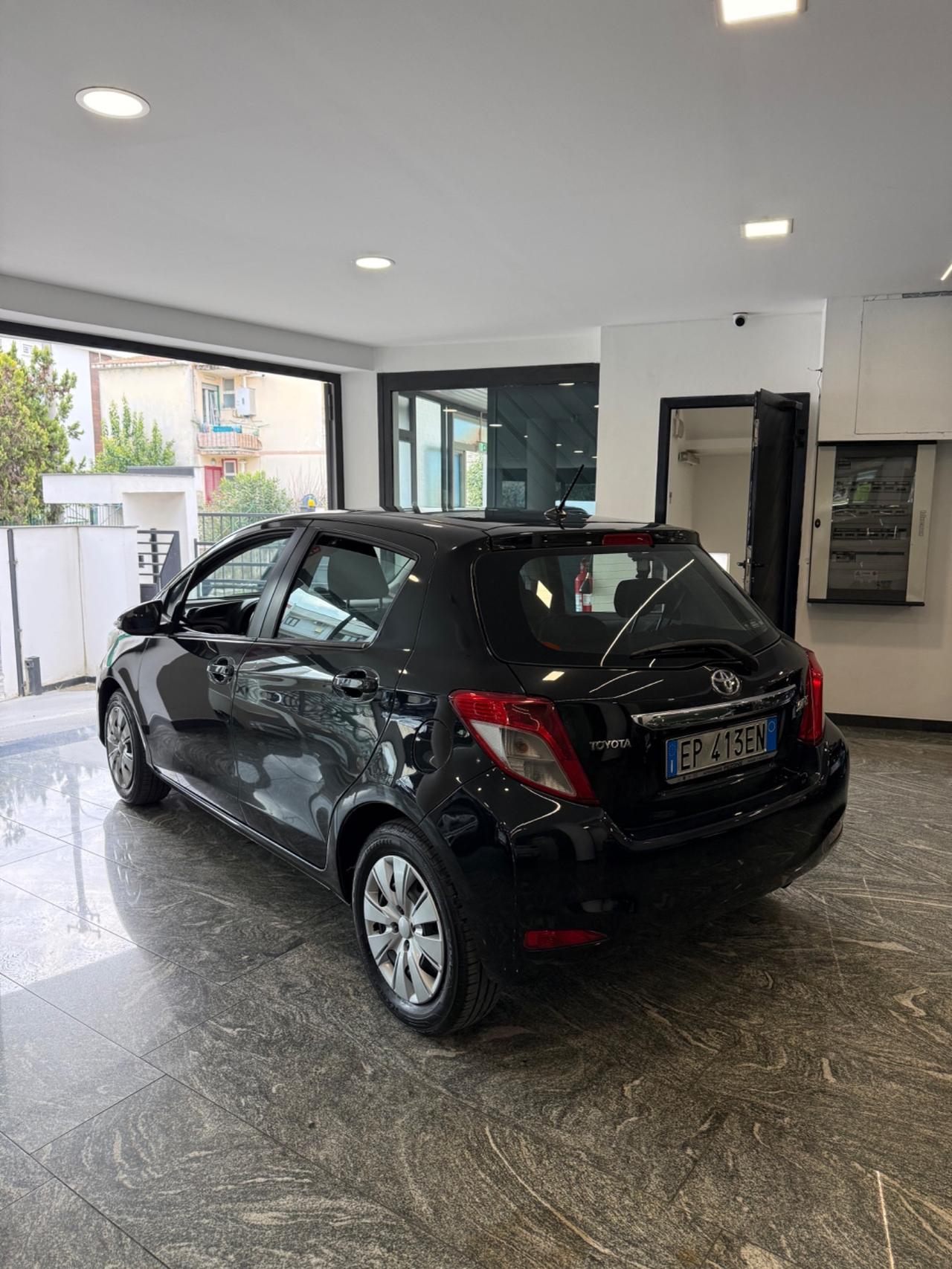 Toyota Yaris 1.0 5 porte Active