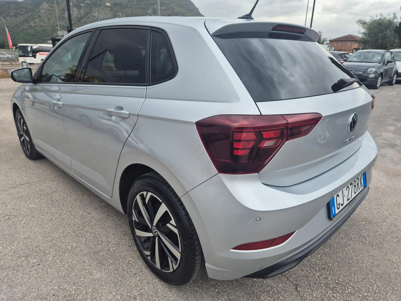 Volkswagen Polo 1.0 TSI DSG R-Line