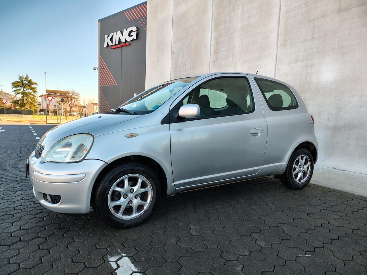 Toyota Yaris 1.3i 16V cat 3 porte Sol