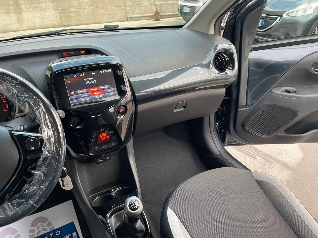 Toyota Aygo 1.0 VVT-i 69 CV 5 porte x-wave