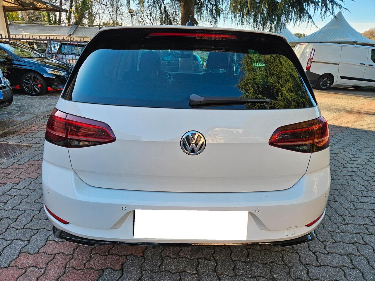 Volkswagen Golf 1.5 TSI DSG 5p. R-LINE