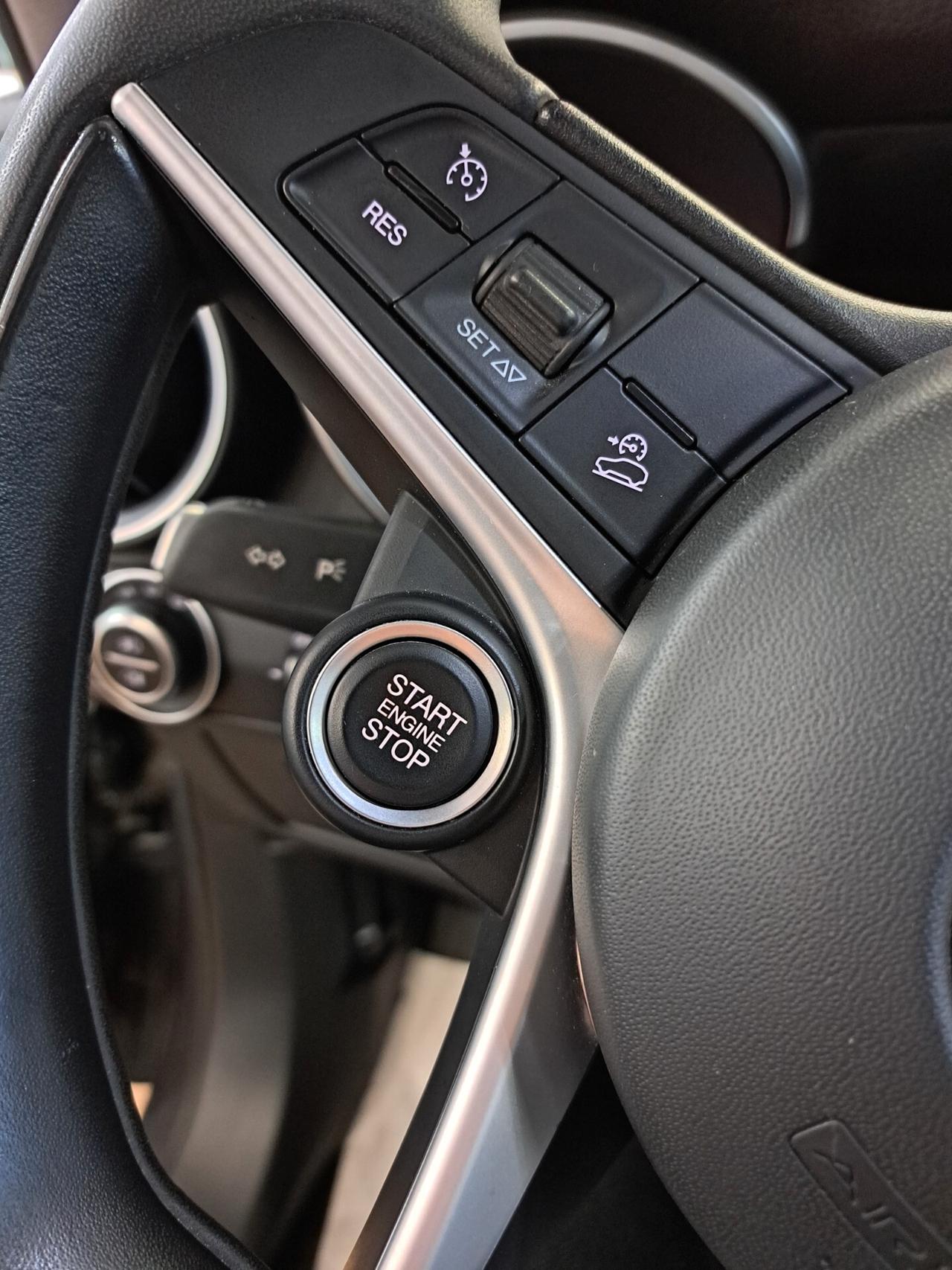 Alfa Romeo Stelvio 2.2 Turbodiesel 180 CV AT8 Q4 Business