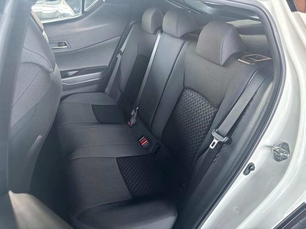 Toyota C-HR 1.8 Hybrid E-CVT Business