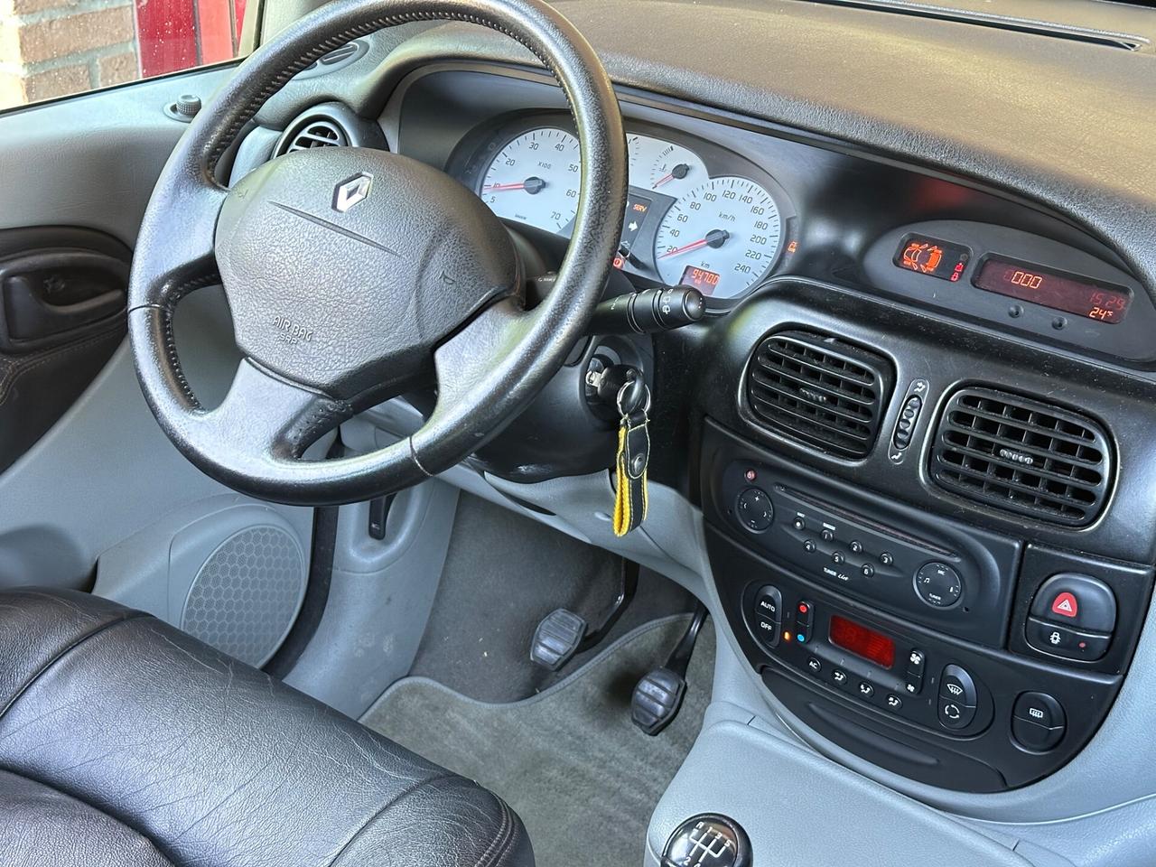 Renault Megane Scénic Evol. 1.9 dCi cat RX4 Salomon