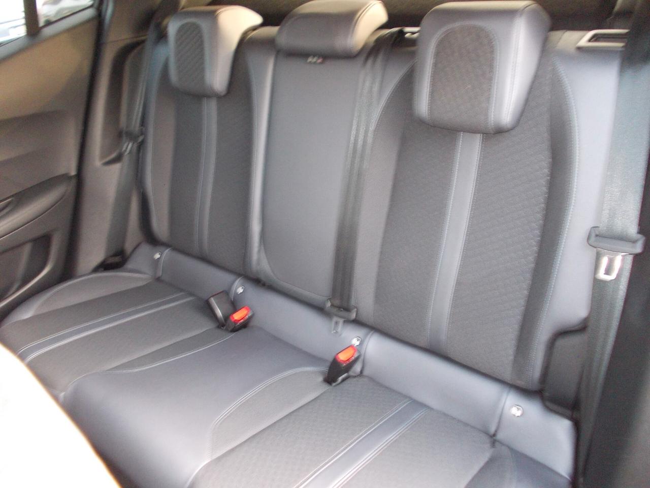 Peugeot 2008 PureTech 130 S&S Allure-KM103960