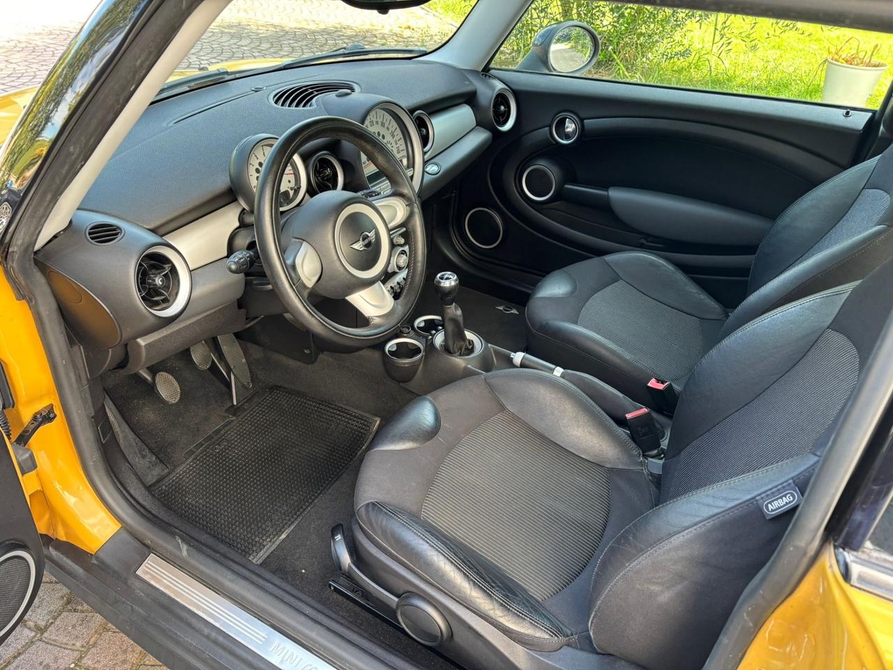 Mini Cooper 1.6 D BELLISSIMA INTROVABILE GIALLA IDONEA PER NEOPATENTATI. PERMUTABILE