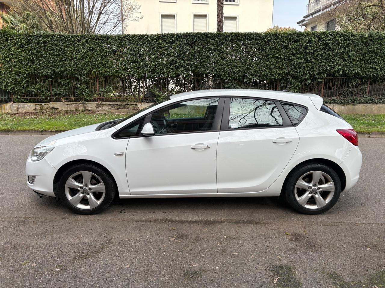 Opel Astra 1.4 100CV 5 porte Elective EURO 5